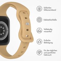 imoshion Slim Silikonarmband für die Apple Watch Series 1-10 / SE / Ultra (2) (44/45/46/49 mm) - Nussbaum