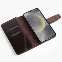 Wachikopa Multi Wallet Bookcase für das Samsung Galaxy S24 - Dark Brown