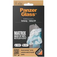 PanzerGlass ﻿Ultra Wide Fit Recycelter Antibakterieller Screen Protector Matrix inkl. Applikator für das Samsung Galaxy S24