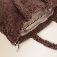 Selencia Zaya Tote Bag - Teddy Laptoptasche 16 Zoll - Choco Brown