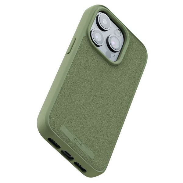 Njorð Collections Wildleder Comfort+ Case MagSafe für das iPhone 15 Pro - Olive