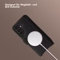 Selencia Riva Bookcase mit MagSafe und Handgelenkband Samsung Galaxy A57 (5G) - Schwarz