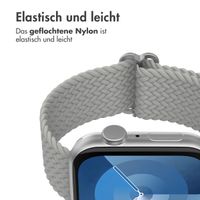 imoshion Gewebtes Nylonarmband für die Apple Watch Series 1 bis 9 / SE (38/40/41 mm) | Series 10 (42 mm) - Grau