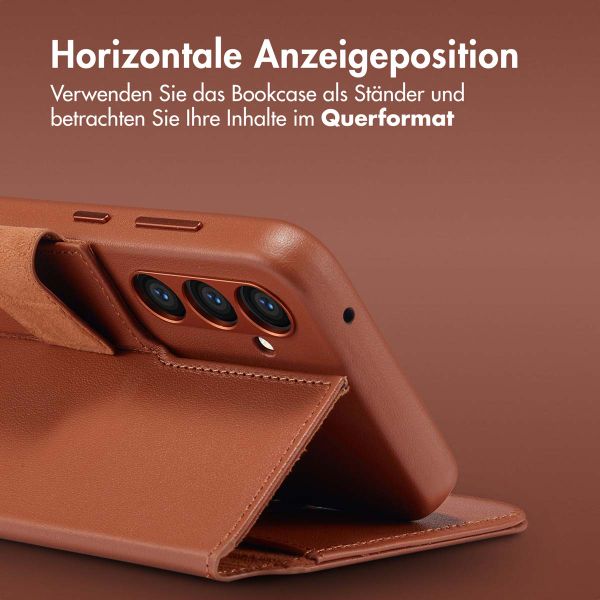 Accezz 2-in-1 Klapphülle aus Leder mit MagSafe für das Samsung Galaxy S24 Plus - Sienna Brown