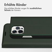 Accezz Premium Leather Slim Klapphülle Apple iPhone 12 (Pro) - Grün