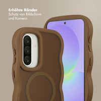 Selencia Wavy Backcover mit MagSafe Samsung Galaxy A36 / A56 - Mocha Brown