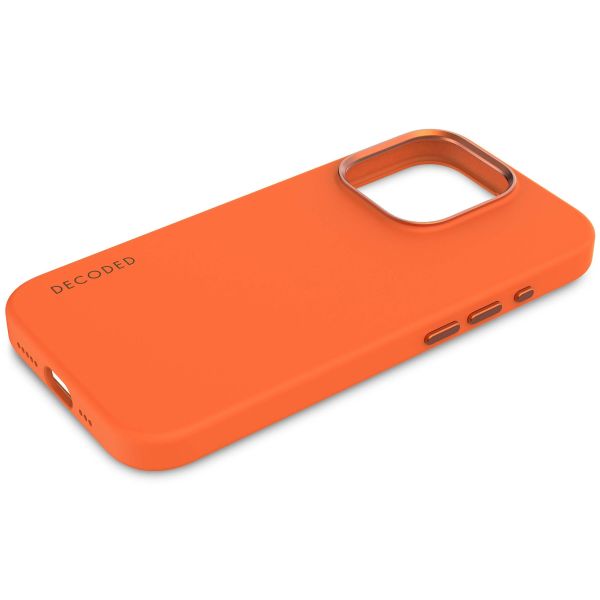 Decoded Silikon-Case MagSafe für das iPhone 15 Pro - Orange