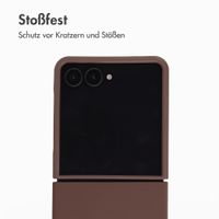 Accezz Liquid Silikoncase mit MagSafe Samsung Galaxy Z Flip 8 - New Tea Brown