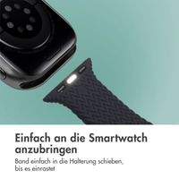 imoshion Geflochtenes Silikonarmband für die Apple Watch Series 1 bis 9 / SE (38/40/41 mm) | Series 10 (42 mm) - Schwarz