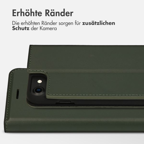 Accezz Premium Leather Slim Klapphülle Apple iPhone SE (2022 / 2020) / 8 / 7 / 6(s) - Grün
