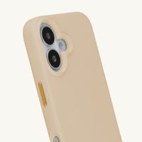 Selencia Rivièra Backcover mit MagSafe mit abnehmbaren Haken Apple iPhone 17 - Milky Latte