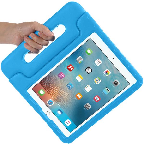 imoshion Schutzhülle mit Handgriff kindersicher Apple iPad 6 (2018) 9.7 Zoll / iPad 5 (2017) 9.7 Zoll - Blau