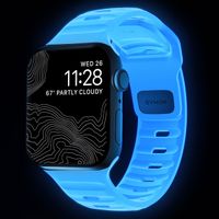 Nomad Sport Band FKM für die Apple Watch Series 1 bis 9 / SE (38/40/41 mm) | Series 10 (42 mm) - Icy Blue Glow