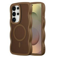 Selencia Wavy Backcover mit MagSafe Samsung Galaxy S25 Ultra - Mocha Brown