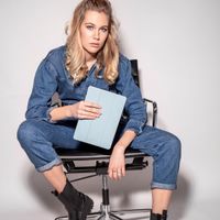Selencia Trifold Klapphülle aus veganem Leder Galaxy Tab A 10.1 2019