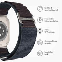 imoshion Nylon-Armband Alpine für die Apple Watch Series 1 bis 10 / SE / Ultra (2) (44/45/46/49 mm) - Indigo