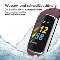 imoshion Silikon Sportarmband mit Löchern für die Fitbit Charge 5 / Charge 6 - Dunkelrot