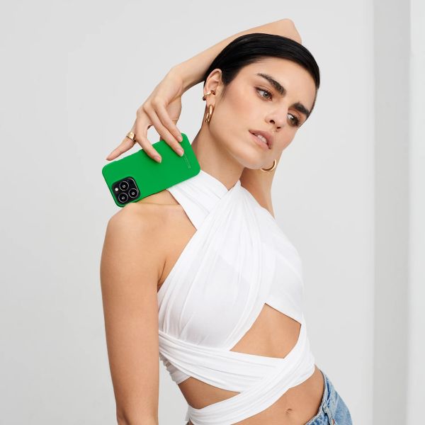 iDeal of Sweden Seamless Case Back Cover für das Apple iPhone 13 - Emerald Buzz