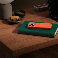 Beats Robuste Hülle mit MagSafe und Kamera-Steuerung Apple iPhone 17 Pro - Sierra Orange