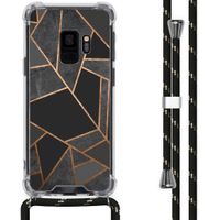 imoshion Design Hülle mit Band für das Samsung Galaxy S9 - Black Graphic