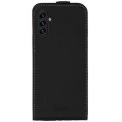 Accezz Flip Case für das Samsung Galaxy A13 (5G) / A04s - Schwarz