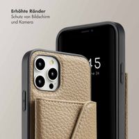 Selencia Sera Kordel-Hulle mit Kartenhalter-Umschlag für das iPhone 12 (Pro) - Beige