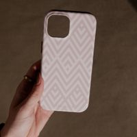 Selencia Vivid Tough Back Cover mit MagSafe für das Apple iPhone 16 Pro Max - Beige Zigzag