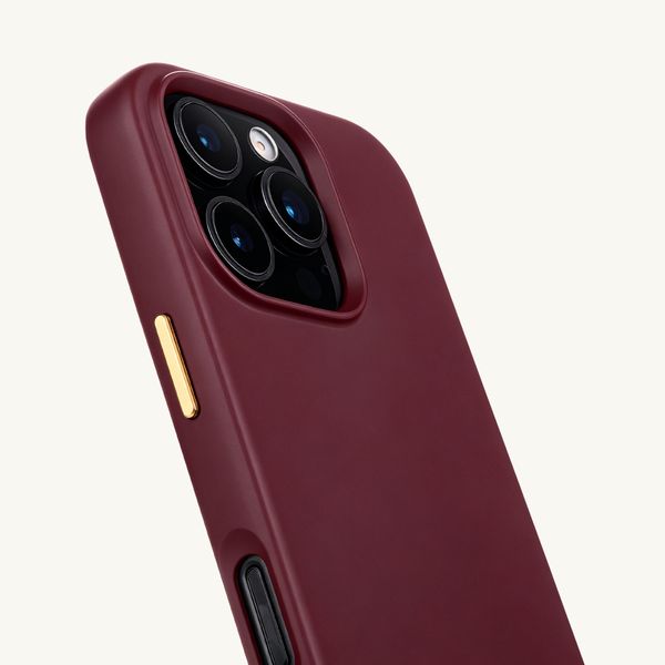 Selencia Rivièra Backcover mit MagSafe mit abnehmbaren Haken Apple iPhone 16 Pro - Bold Burgundy