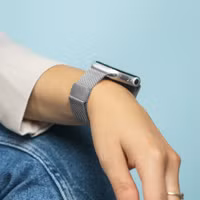 imoshion Magnetisches Milanaise Armband für das  Fitbit Versa 4/ 3 / Sense (2) - Silber