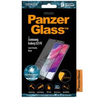 PanzerGlass Case Friendly Antibakterieller Screen Protector für das Samsung Galaxy S21 FE - Schwarz