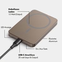 Selencia Vivid Powerbank 5.000 mAh - MagSafe und Qi - Desert Gold / Check This Burgundy