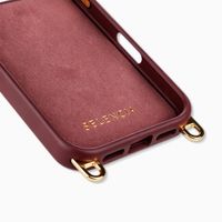 Selencia Rivièra Backcover mit MagSafe mit abnehmbaren Haken Apple iPhone 17 Pro Max - Bold Burgundy