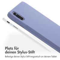 Accezz Liquid Silicone Back Cover mit Stifthalter für das iPad Pro 11 (2018/2020/2021/2022) - Lila