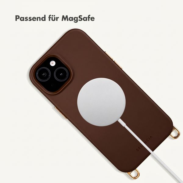 Selencia Rivièra Backcover mit MagSafe mit abnehmbaren Haken Apple iPhone 15 - Choco Brown