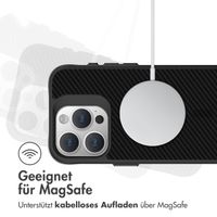 imoshion Rugged Hybrid Carbon Case mit MagSafe für das iPhone 15 Pro Max - Schwarz