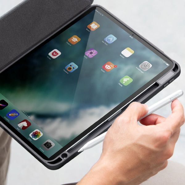 Uniq Moven Case für das iPad Pro 13 (2024) M4 - Charcoal