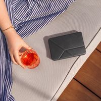 imoshion Klappbare Klapphülle Kobo Libra 2 / Tolino Vision 6 - Schwarz