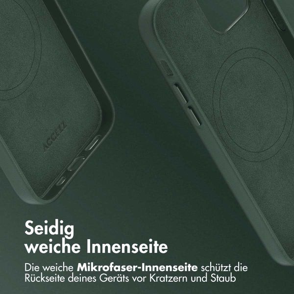 Accezz MagSafe Leather Backcover für das iPhone 12 (Pro) - Cedar Green