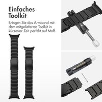 Accezz Mattes Titanstahlarmband für das Samsung Galaxy Watch Ultra (2024/2025) - Schwarz