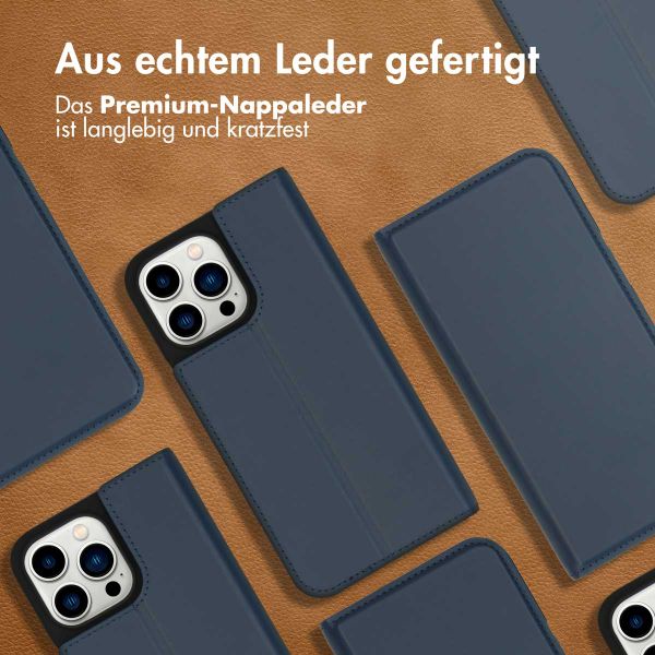 Accezz Premium Leather Slim Klapphülle für das iPhone 14 Pro Max - Dunkelblau