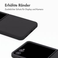 Accezz Liquid Silikoncase Samsung Galaxy Z Flip 8 - Schwarz