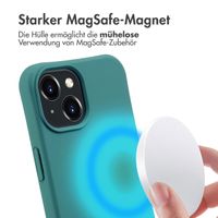 imoshion Color Backcover mit abnehmbarem Handykette und MagSafe Apple iPhone 15 - Dunkelgrün