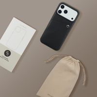 Selencia Riva Back Cover mit Kartenfach Apple iPhone 17 Pro Max - Schwarz