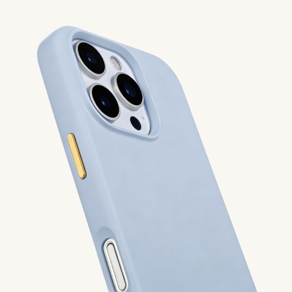 Selencia Rivièra MagSafe Backcover mit abnehmbaren Haken für das Apple iPhone 16 Pro Max - Powder Blue + Lova Handykette - Burgundy