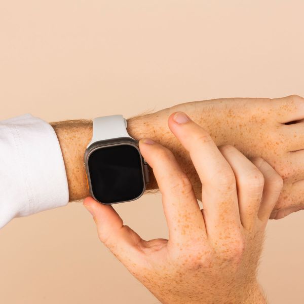 imoshion Silikon-Armband⁺ für  Apple Watch Series 1 t/m 11 / SE / Ultra (44/45/46/49 mm) - Größe M/L - Starlight