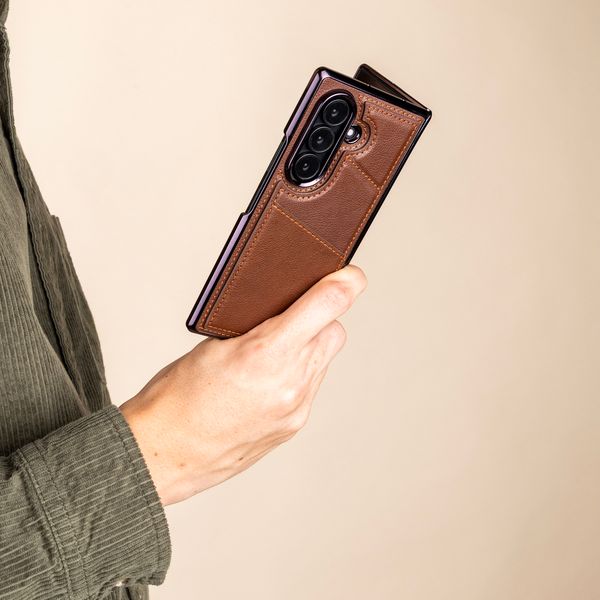 imoshion Kunstleder MagSafe Backcover mit Kartenfach Samsung Galaxy Z Fold 8 Ultra - Dunkelbraun