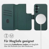 Accezz 2-in-1 Klapphülle aus Leder mit MagSafe für das Samsung Galaxy S24 Plus - Cedar Green