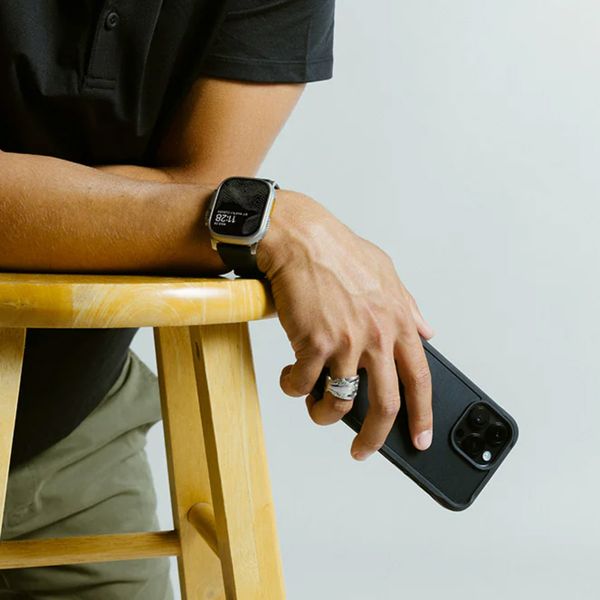 Nomad Rugged Case Apple iPhone 15 - Schwarz