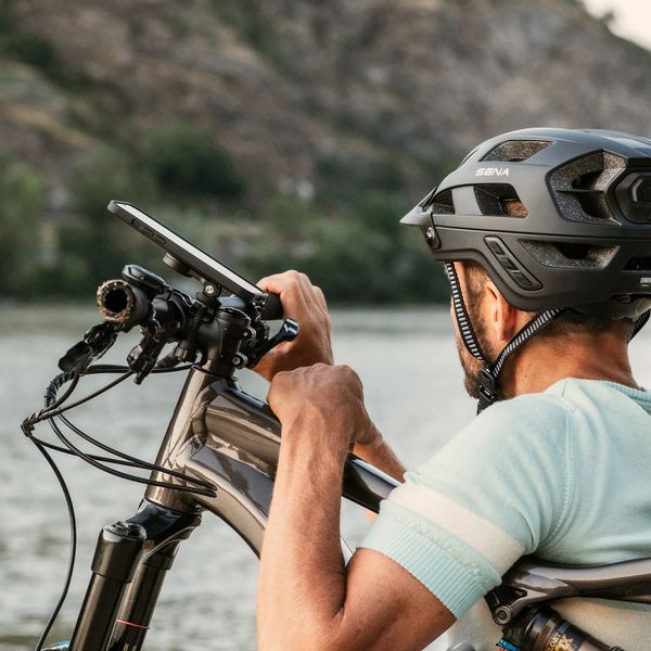 SP Connect Bike Bundle II - Handyhalter für das Fahrrad für das Apple iPhone 13 Pro Max - Schwarz
