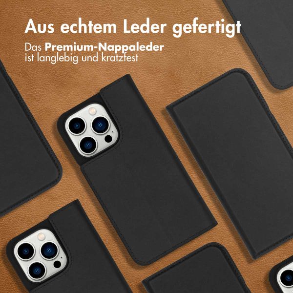Accezz Premium Leather Slim Klapphülle für das Apple iPhone 14 Pro - Schwarz
